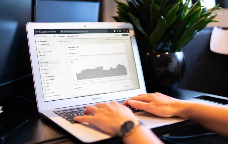 Le référencement Black hat : définition d’une technique SEO controversée
