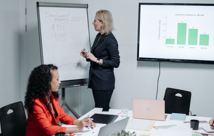 Quels KPIs suivre pour évaluer la satisfaction client en B2B ?