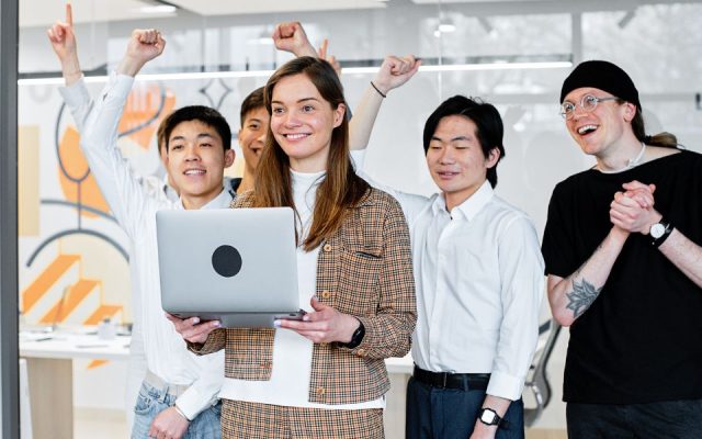 Business local : comment se démarquer face à la concurrence en ligne?
