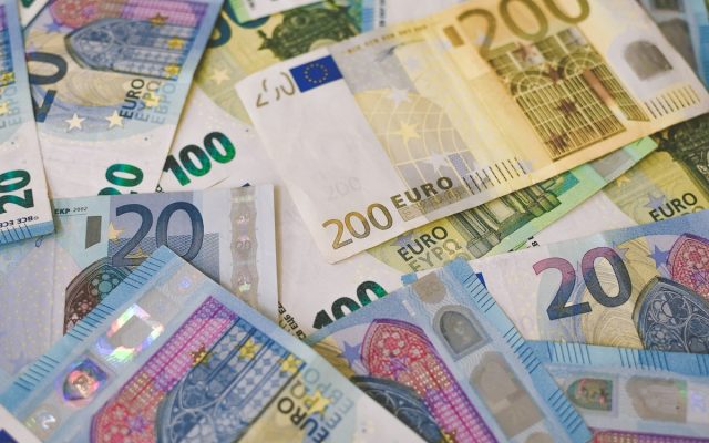 Impact des augmentations des cotisations santé obligatoires sur le salaire net en 2026