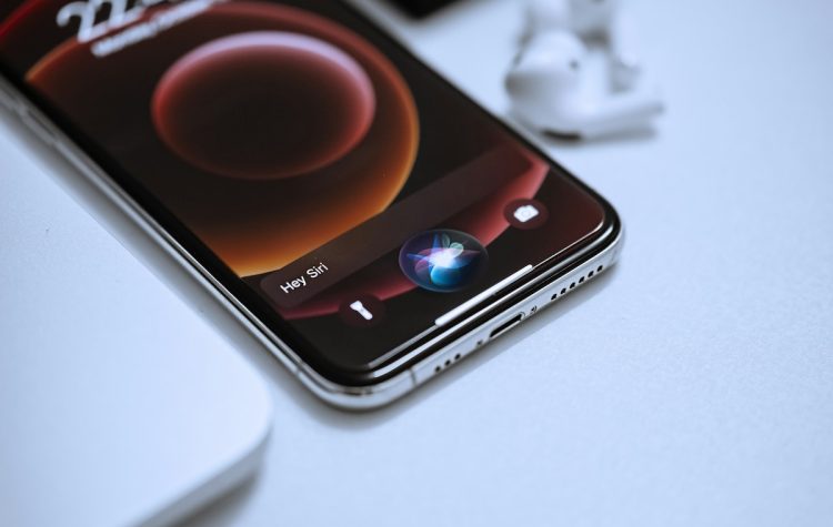 Nouvelle version de Siri LLM : testez avant la sortie officielle avec iOS 26.4