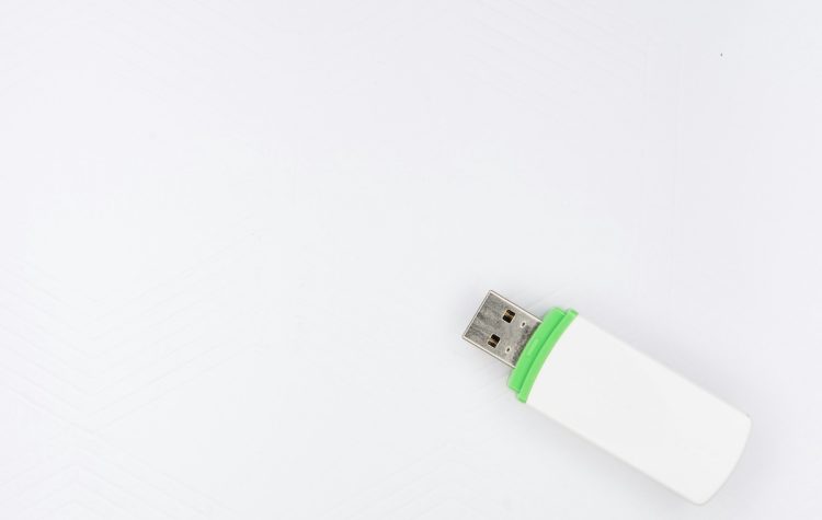 Affaire de la clé USB : la justice tranche en faveur de l’employeur
