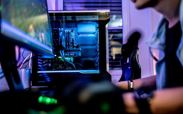 Pourquoi Microsoft recommande 32 Go de RAM pour PC gaming en 2026