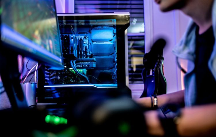 Pourquoi Microsoft recommande 32 Go de RAM pour PC gaming en 2026