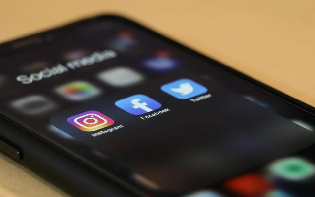 Les nouvelles restrictions de l&rsquo;UE sur l&rsquo;accès des mineurs aux réseaux sociaux en 2026