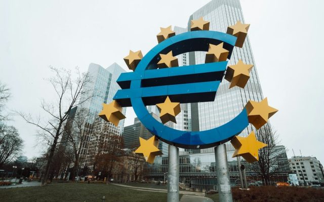 L&rsquo;impact limité de l&rsquo;euro numérique en France : une alternative européenne encore sous contraintes